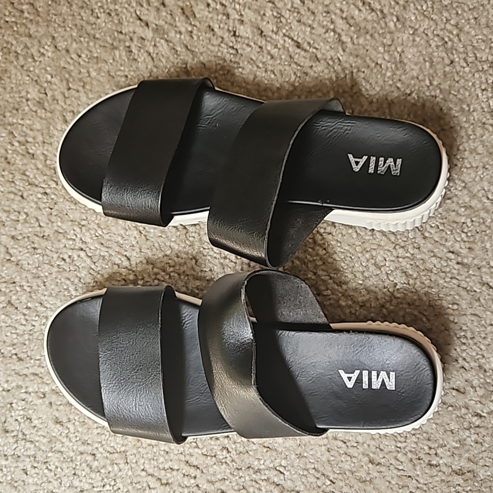Mia sandals size 7.5